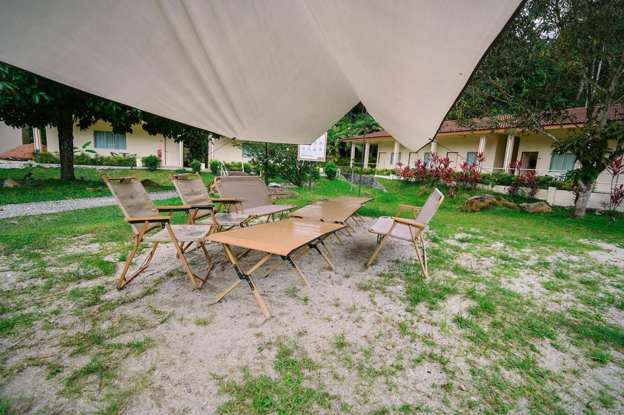 Lilla Rainforest Retreat - هولو لانجات المظهر الخارجي الصورة